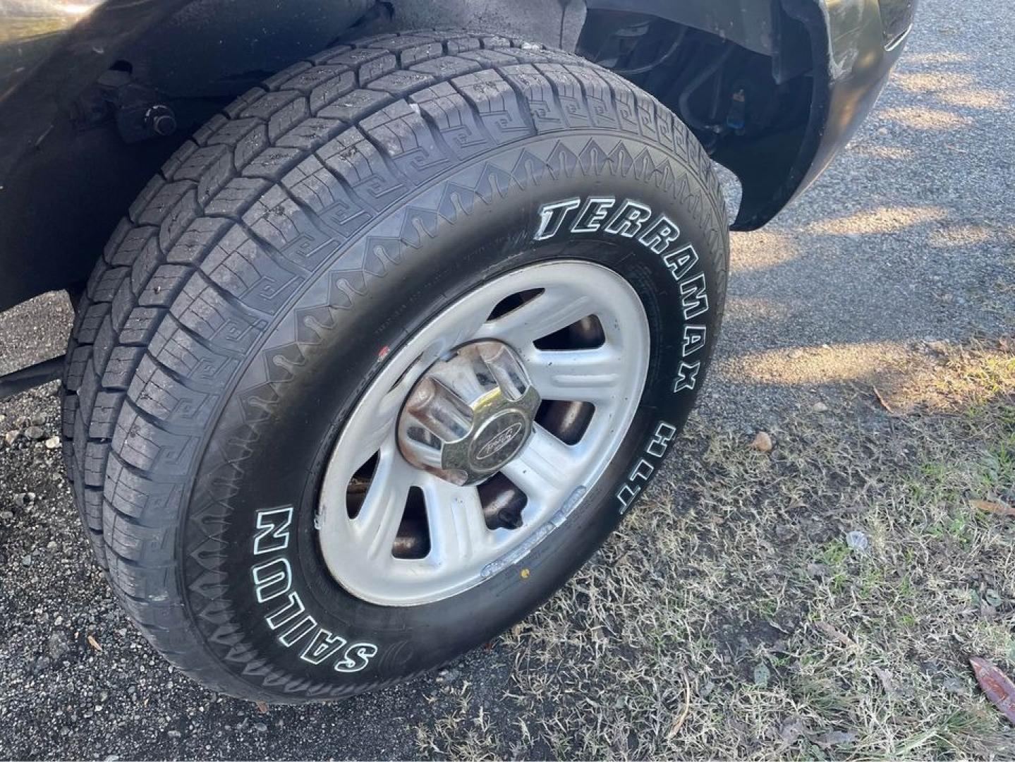 2002 Black /gray Ford Ranger (1FTYR14U72T) with an 3.0 V6 engine, Automatic transmission, located at 5700 Curlew Drive, Norfolk, VA, 23502, (757) 455-6330, 36.841885, -76.209412 - Photo#12